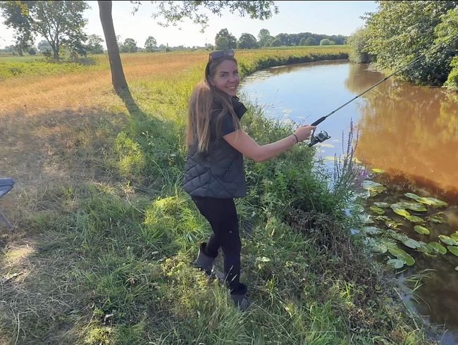 fo**ENPRÜFUNG: Mit der Rute in der musc** den Angler geil gemacht!!! (1)